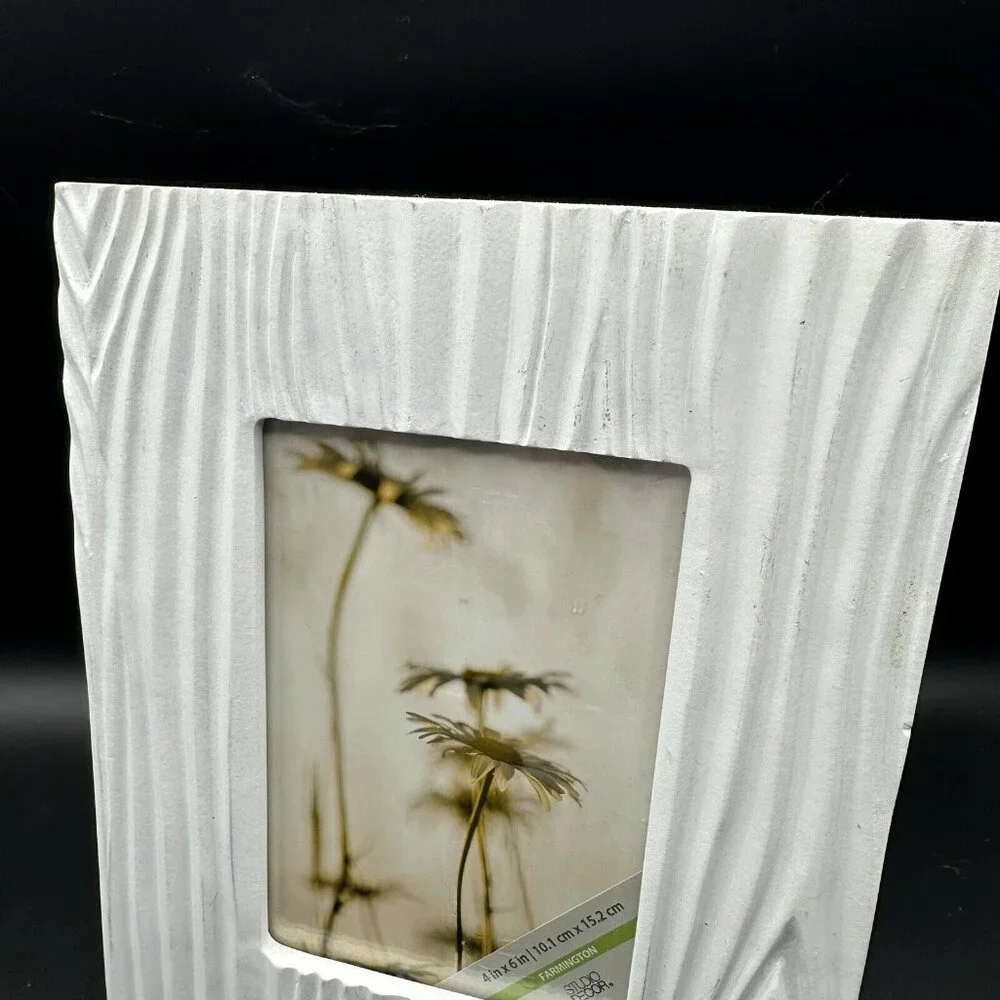 Rustic Textured White Picture Frame 4x6 Farmhouse Wood Grain Tabletop Decor